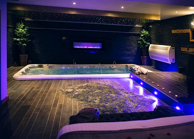 appartement avec jacuzzi privatif dans la chambre liege loft extase sprimont