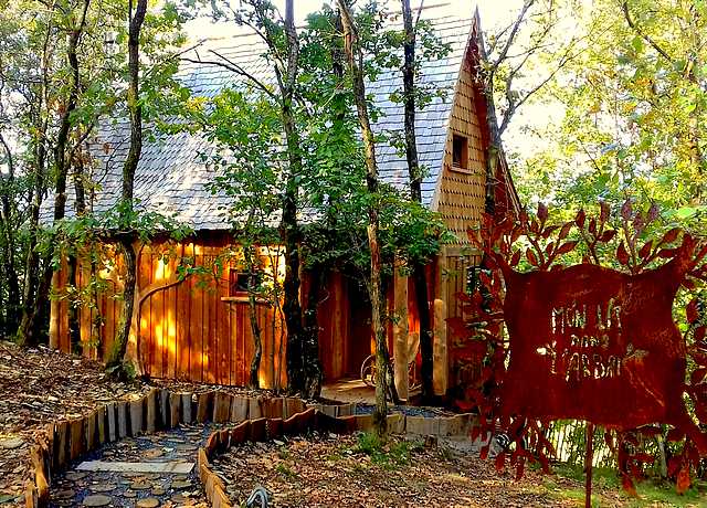 cabane dans les arbres jacuzzi privatif luxembourg mon lit dans l'arbre