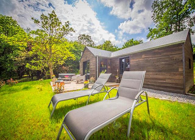 Chalet avec jacuzzi privatif extérieur à Liège, à Ferrières