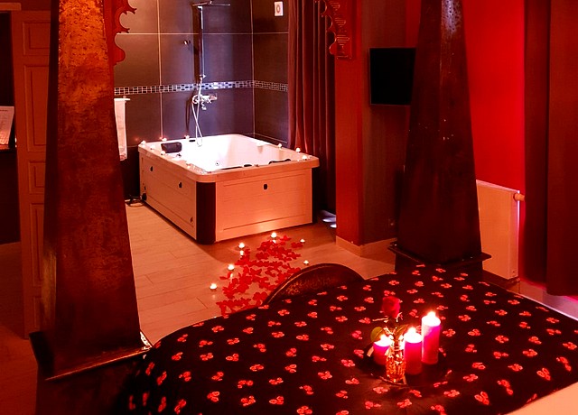 hotel et chambre avec jacuzzi privatif riad vennes