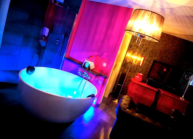 hotel et chambre avec jacuzzi privatif a liege verone