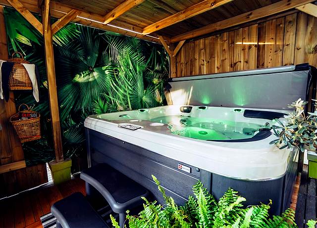 Appartement avec jacuzzi privatif à Namur à l'Insolite suite et spa