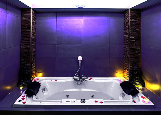 Hôtel Et Chambre Avec Jacuzzi Privatif Dans Le Hainaut ( Cupiroom