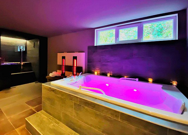 hotel et chambre avec jacuzzi privatif namur semsea