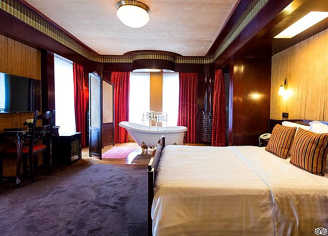 Hôtel avec une chambre avec baignoire balnéo sur Bruxelles, à l'hôtel Espérance