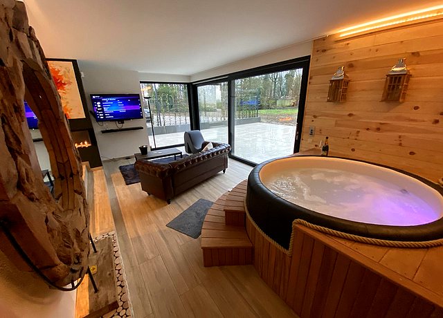 Hotel Et Chambre Avec Jacuzzi Privatif Dans La Province Du