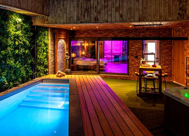 Suites de luxe avec jacuzzi et piscine privée à Liège, aux Clos des Thermes