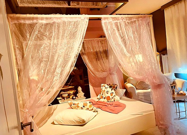 Chambres avec miroir au plafond dans la province de Liège, chez Le Vénitien