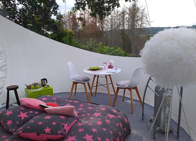 Passer une nuit insolite en amoureux dans une bulle à Liège, à Sleep in a Bubble