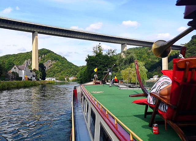 Nuit insolite en amoureux dans une péniche dans la province de Namur, dans la péniche Rio Grande