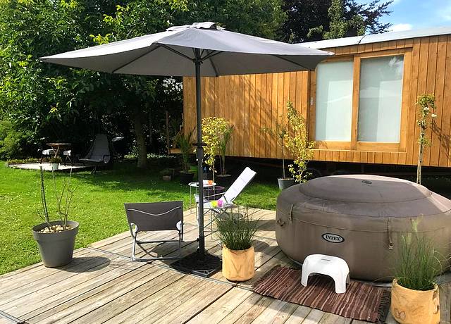 Nuit insolite en amoureux dans une tiny house à Namur, à Votre Pause Arborée